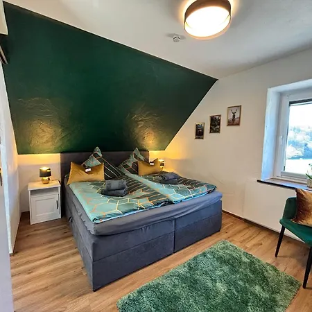 Harmony Holiday, Kerschenbach