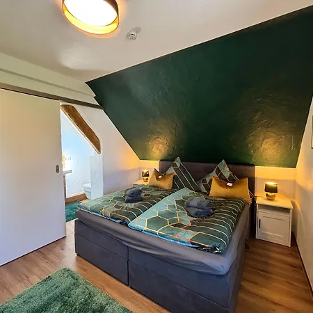 Harmony Holiday, Penzion 4*