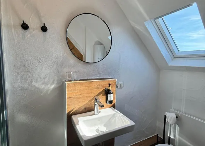 Harmony Holiday, 게스트하우스 4*