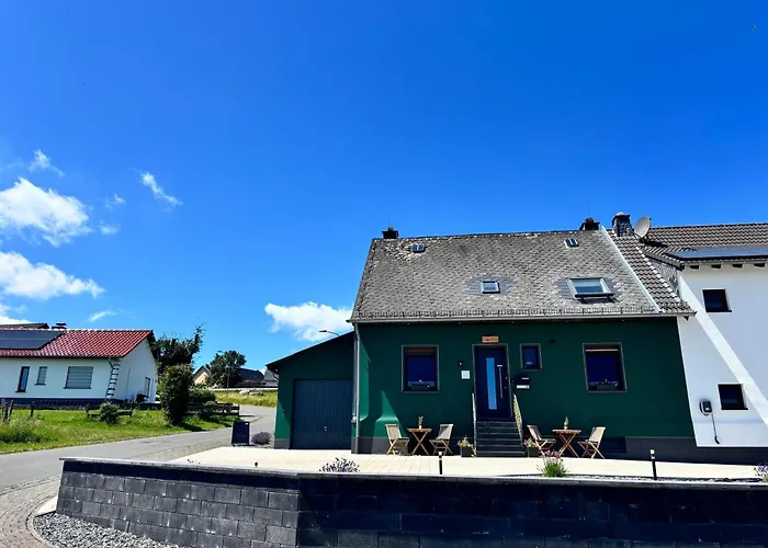 Harmony Holiday, 게스트하우스 4*