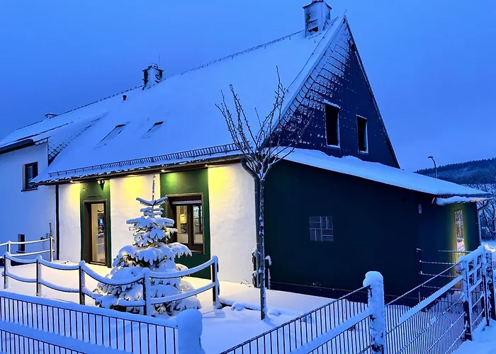 Harmony Holiday, Kerschenbach